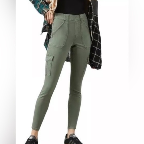 SPANX | Ankle Cargo Pant in Soft Sage
in Medium Sz - Picture 7 of 8